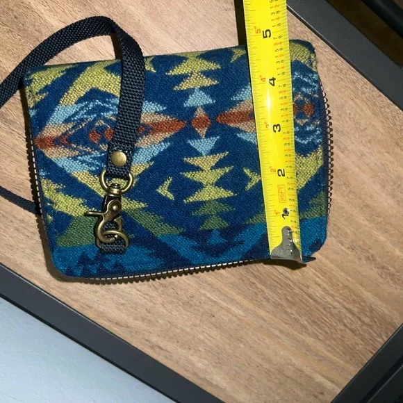 Pendleton Blue and Yellow Patterned Crossbody Bag - Picture 6 of 8